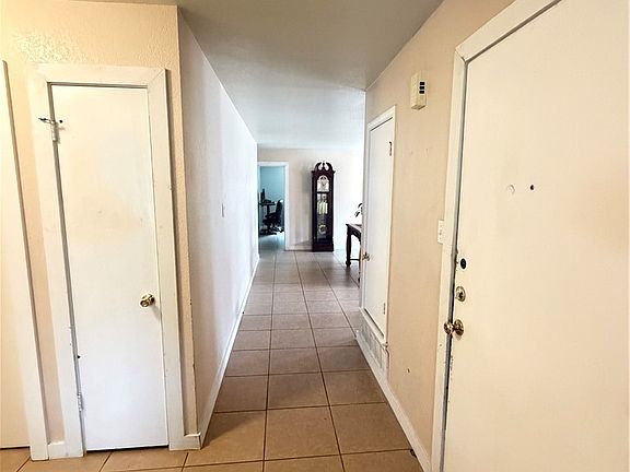 3rd image of 806 N 5th St