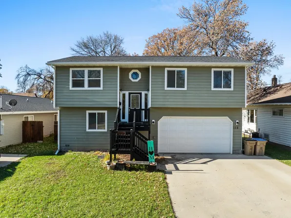 115 8th St NW, Minot, ND 58703