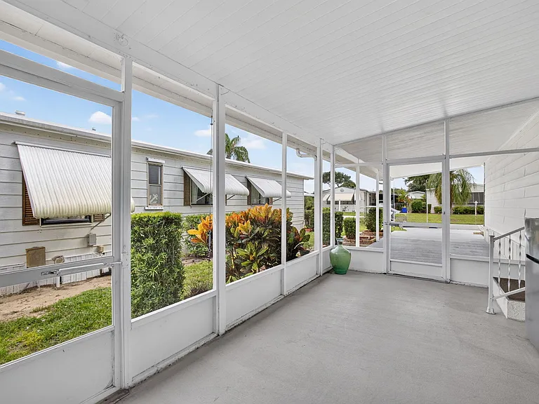 7640 SE Shenandoah Dr — Photo 8