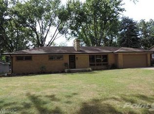 3040 Windsor Dr, Saint Joseph, MI 49085
