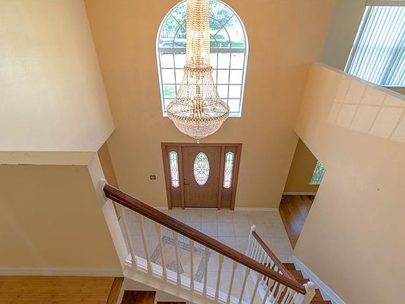 3rd image of 1922 Thorngate Ln