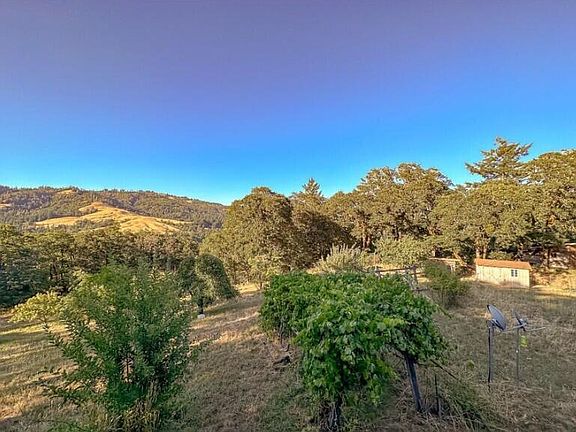 4th image of 3830 Thomas Rd