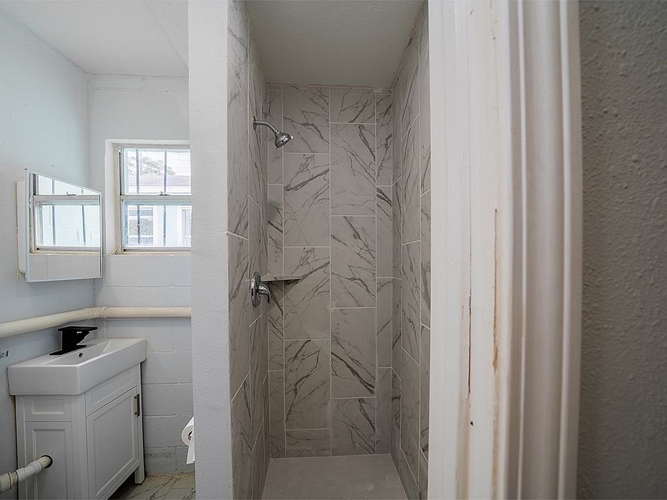 1st image of 4923 Bernardo De Galvez Ave