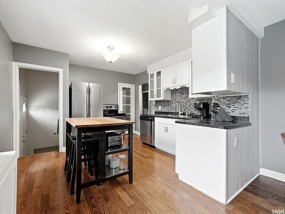 4th image of 408 Mullin AVENUE E