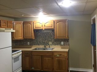 1004 N 6th St APT 2, Beatrice, NE 68310