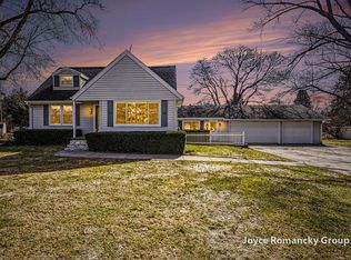 503 W Gilson St, Edmore, MI 48829