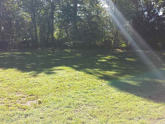 5th image of 258 Dogwood Ln