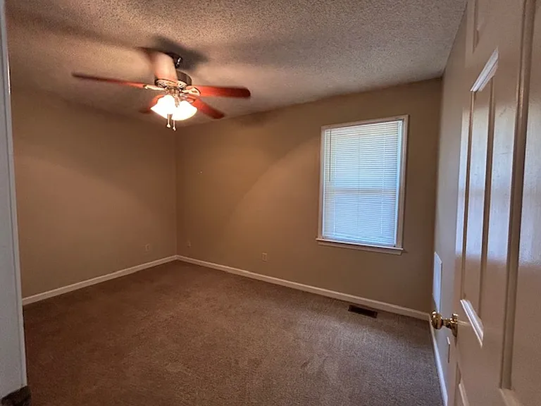 1050 Jessamine Trl — Photo 10