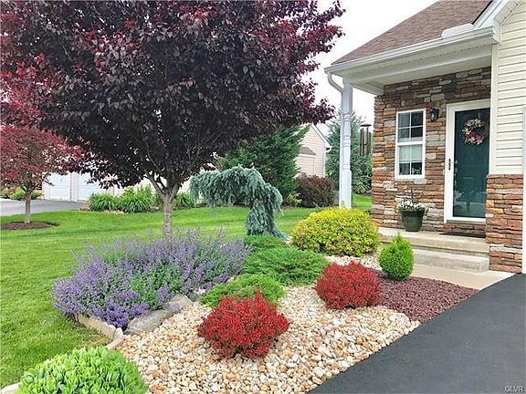 3rd image of 664 Walker Dr