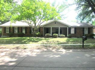 14478 Tealcrest Dr, Chesterfield, MO 63017