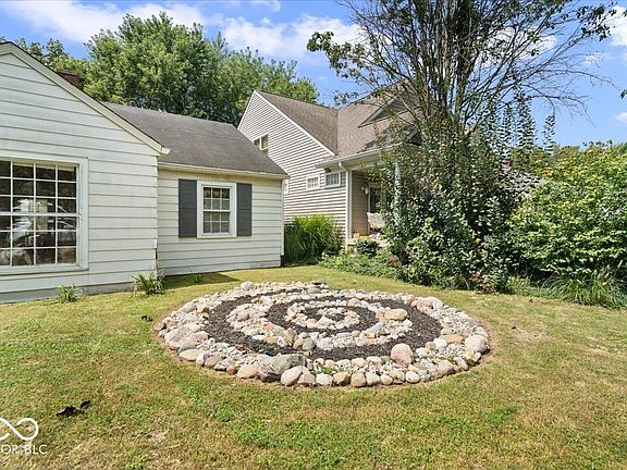 3rd image of 5808 Primrose Ave
