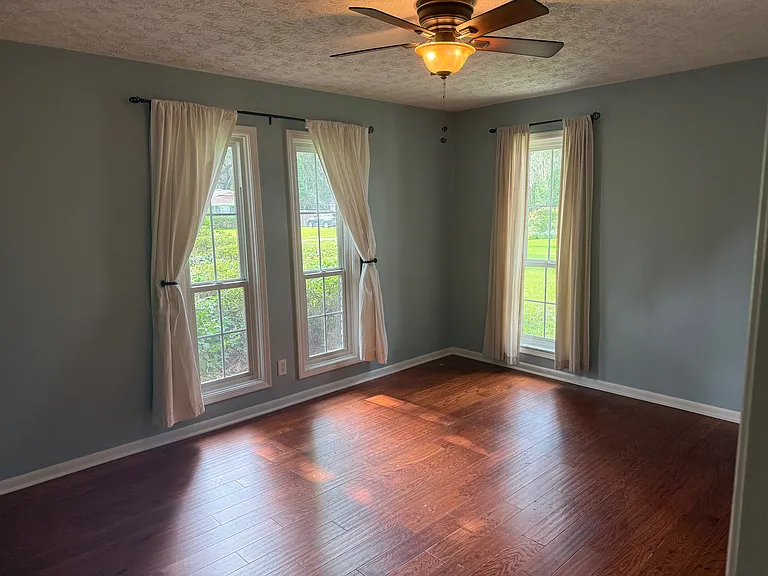 2374 Stafford Dr — Photo 37