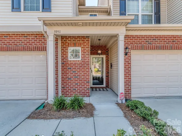 5951 Carrollton Ln, Charlotte, NC 28210