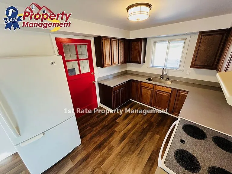 2717 1/2 W Hill Rd — Photo 9