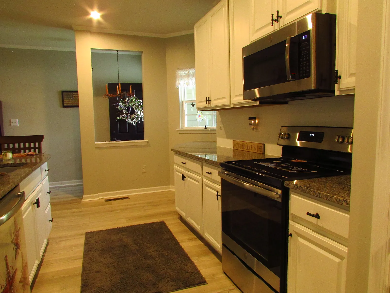3 bed, 2.5 bath, 1929 sqft, $1,950 — Photo 4