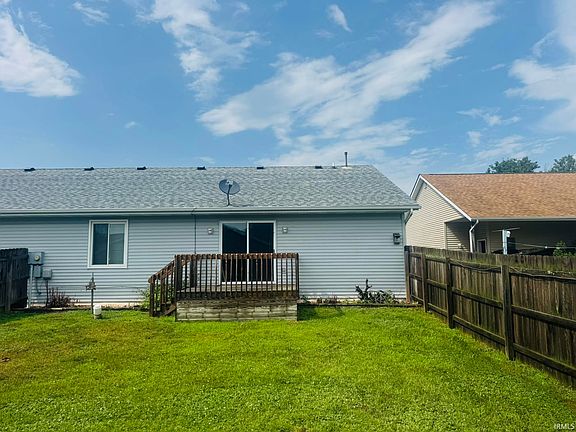 2nd image of 110 Lynn Dee Ct