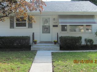 3627 Regency Dr, Racine, WI 53402