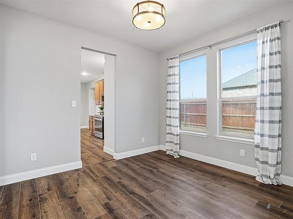 5th image of 508 Lakeview Cir