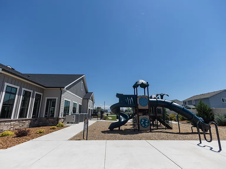 8933 W Tamworth Dr — Photo 43