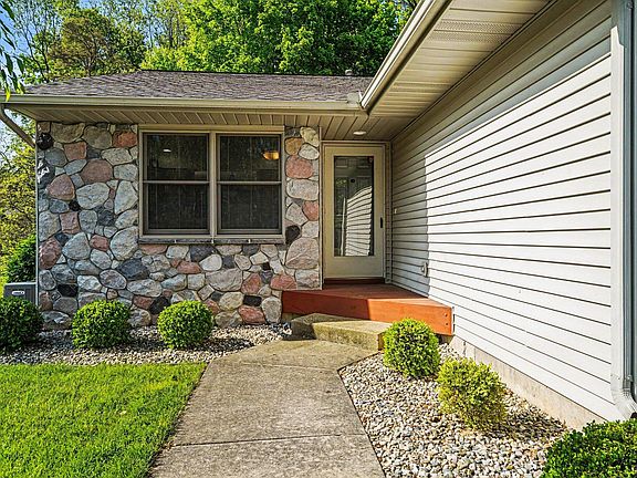 4th image of 6811 Birdsong Ave