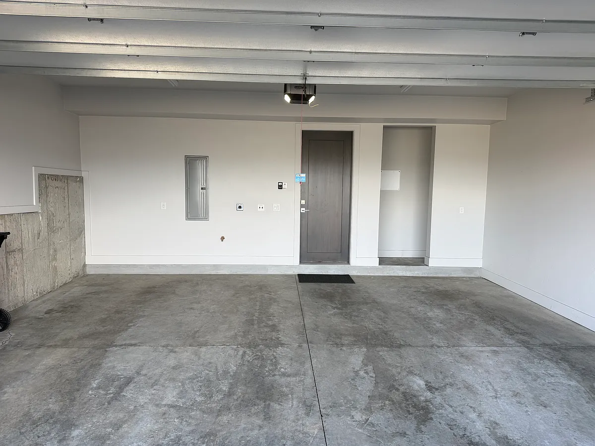 Building Photo - 10772 N Hideout Trl