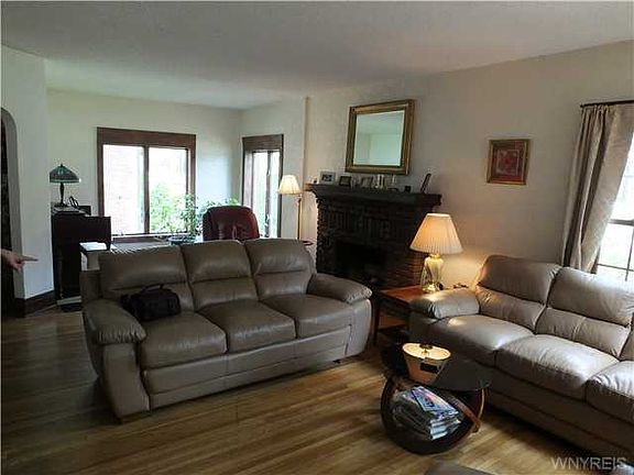 3rd image of 311 Deerhurst Park Blvd