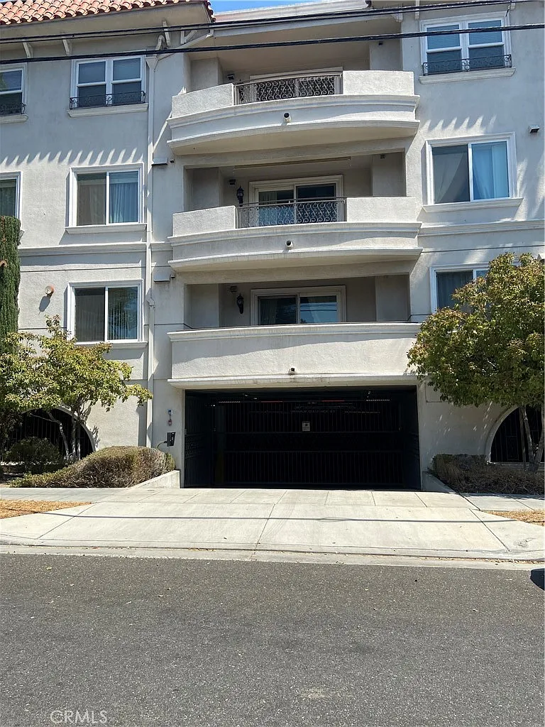 Building Photo - 600 E Magnolia Blvd #202