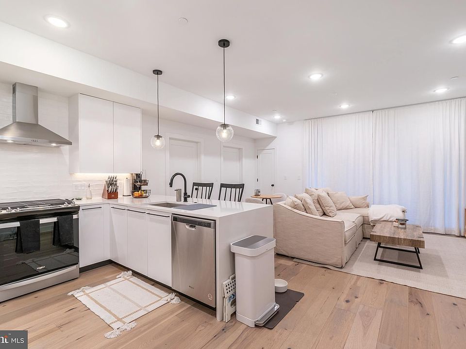 1st image of 1721 Francis St #2E