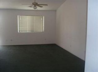 312 Scarletfire Dr, Bakersfield, CA 93307