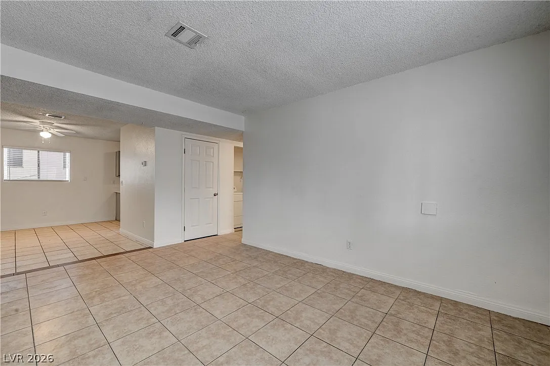 2 bed, 2.0 bath, 3900 sqft, $1,250 — Photo 3