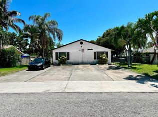 1086 Oleander Rd, Lake Worth, FL 33462