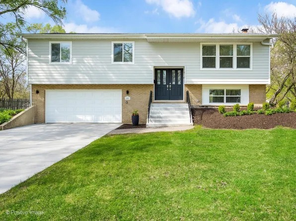 802 71st St, Darien, IL 60561