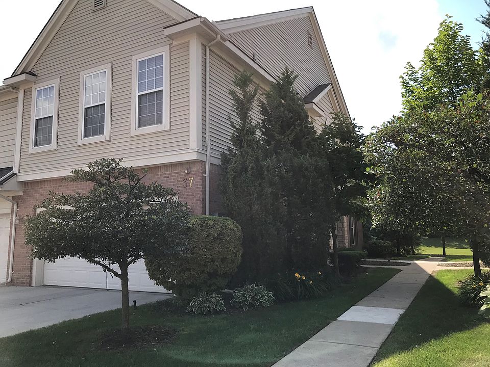 2nd image of 2174 Pinecroft Dr