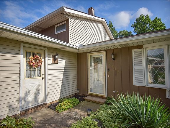 3rd image of 3919 Clearwater Dr