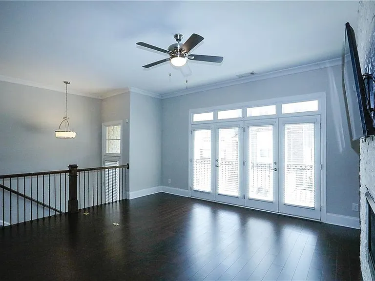 1920 Townsend Ct — Photo 12