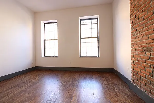 Rented by Nooklyn NYC LLC | media 52