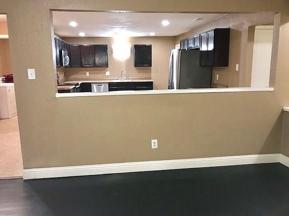 3rd image of 10035 Tokowa Dr