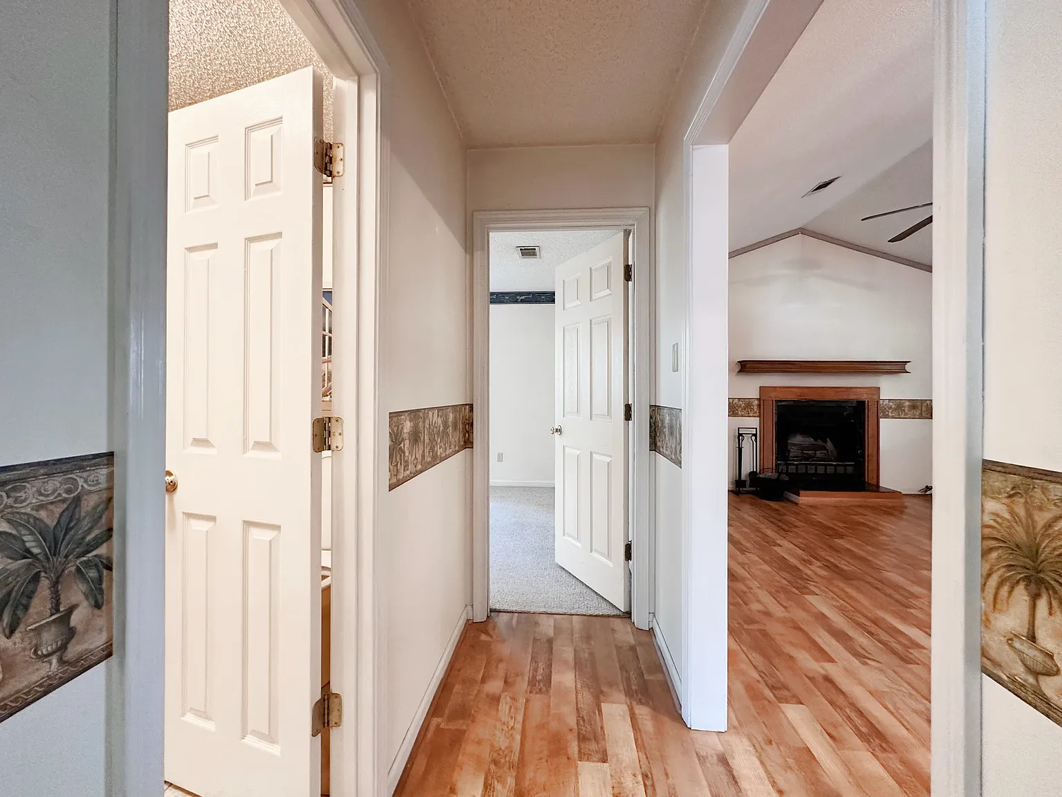 2 bed, 992 sqft, $1,099 — Photo 3
