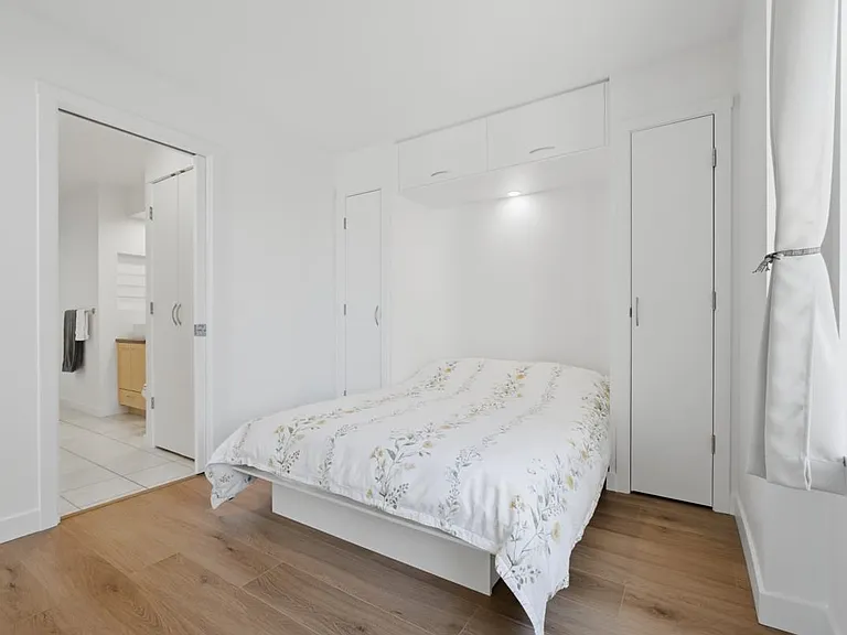 969 Richards St #1402 — Photo 12