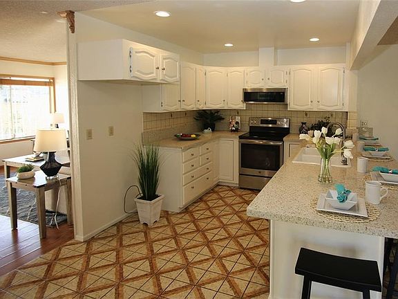4th image of 13025 La Jara St