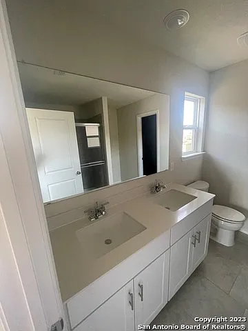10606 Mexia Ave — Photo 10