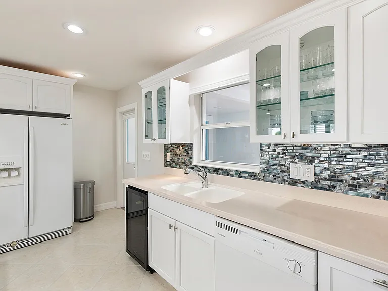 257 Benjamin Franklin Dr — Photo 10