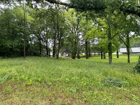 406 Oxford St, Gaffney, SC 29341