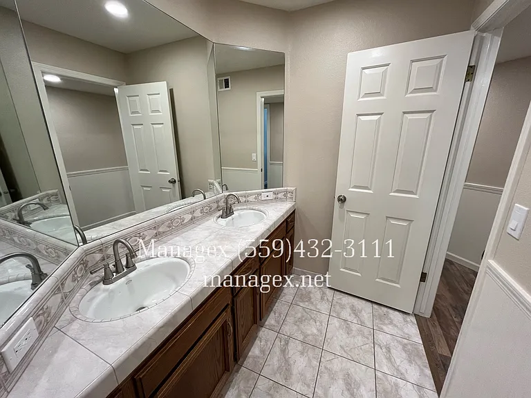 8449 N 8th St — Photo 13