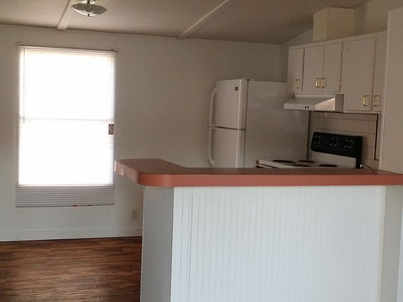 3rd image of 3135 Calloway Dr #00