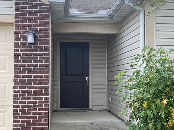 2nd image of 2404 Maxwell Dr