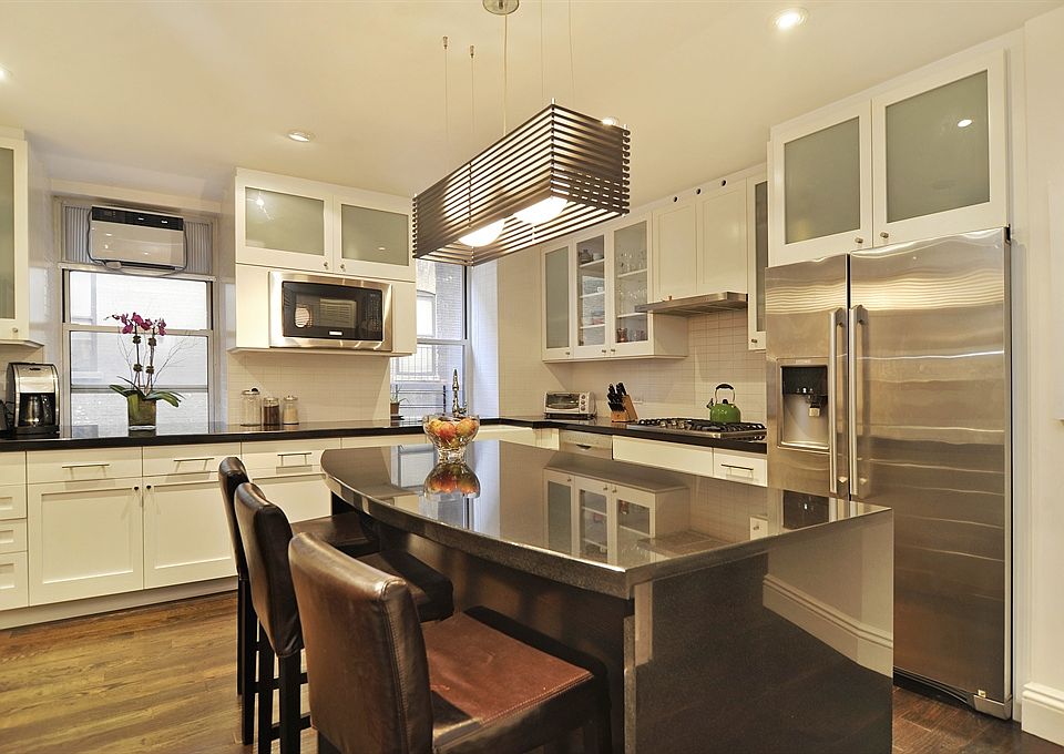 1st image of 240 W 98th St APT 3E