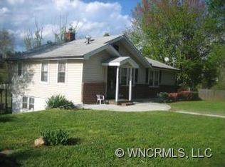 722 Enka Lake Rd, Candler, NC 28715