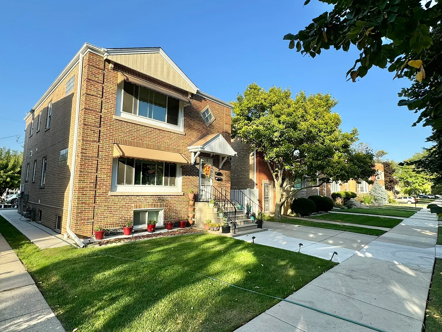 2 bed, 1000 sqft, $2,000 — Photo 1