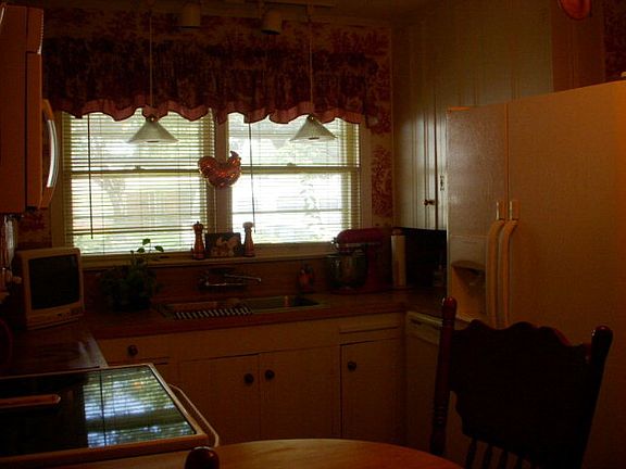 5th image of 1905 E Loma Vista Ave